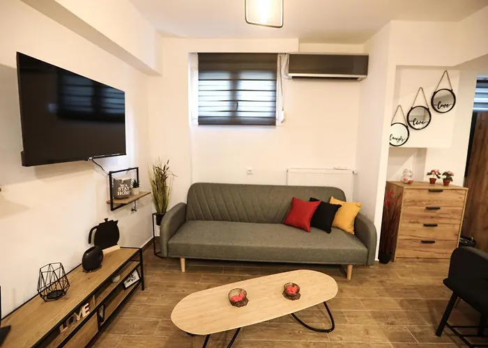 New Cosy Home Galatsi Kypseli Athens Heart!
